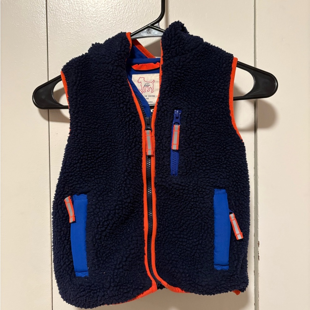 Mini Boden hooded fleece vest is a navy blue teddy fleece gilet, boys 4-5, EUC
